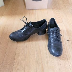 Born Naleigh Leather Pump